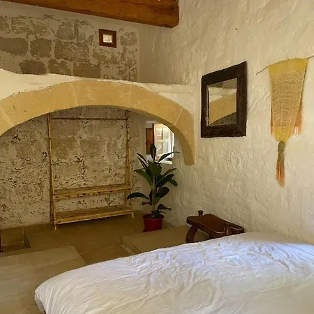 Sansun Community House בית אירוח *