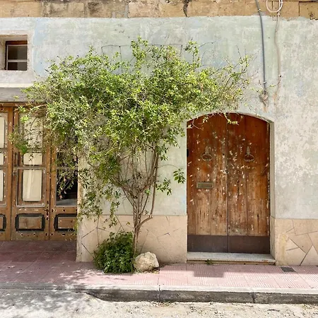 Sansun Community House בית אירוח