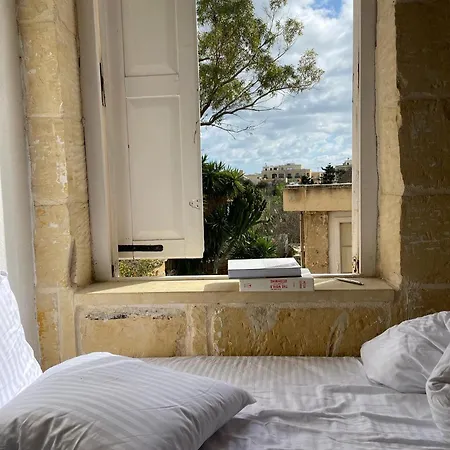 בית אירוח Sansun Community House Xewkija